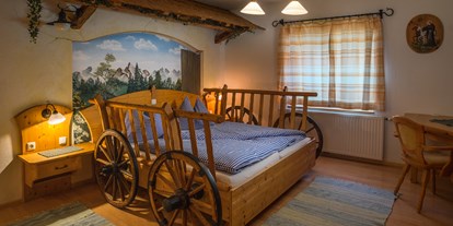 Urlaub auf dem Bauernhof - Niederösterreich - Eines unserer gemütlich, rustikalen eingerichtetetn Zimmer - Die Hochrieß