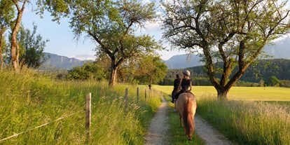 Urlaub auf dem Bauernhof - Südkärnten - Ausritt mit unseren Islandpferden - Ferienwohnungen Starmuz