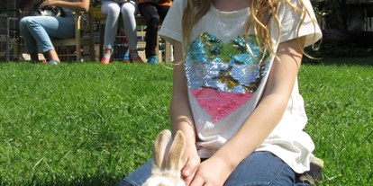 Urlaub auf dem Bauernhof - Eisentratten - Kaninchen und Kinder - Bio-Bauernhof Auernig