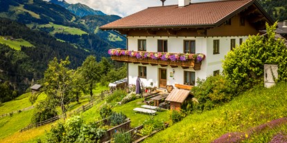 vacation on the farm - Terrasse oder Balkon am Zimmer - Salzburg - Bio Bauernhof Oberbenk