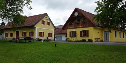Urlaub auf dem Bauernhof - St. Gertraud (Frantschach-St. Gertraud) - Unser Bauernhof liegt umgeben von einem Streuobstgarten mitten in der Südweststeiermark. - Ermi