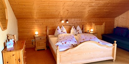 Urlaub auf dem Bauernhof - Skitouren - Deutschland - FeWo Bergwiese Schlafzimmer - Müller´s Ferienhof