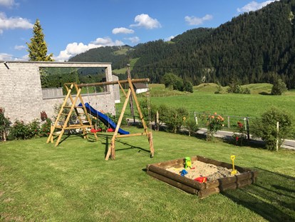 Urlaub auf dem Bauernhof - Traktor fahren - Vorarlberg - Ferienhof Sonne