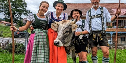 Urlaub auf dem Bauernhof - Allgäu - Wir die Familie Lochbihler 
Emma, Beate Franz-Josef Stefan - Lochbihlerhof in Wertach