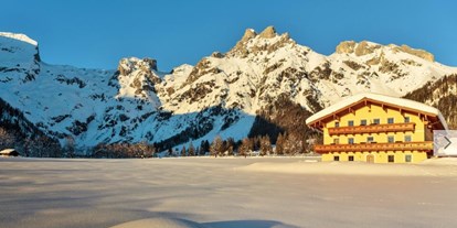 Urlaub auf dem Bauernhof - Pongau - Winterurlaub im Salzburger Land. Gepflegte Pisten und Loipen sowie Winterwanderwege und Rodelbahnen erfreuen die Besucher. 
Schöne Almwanderungen, Spaziergänge oder anspruchsvolle Bergtouren sind direkt vom Haus weg möglich. 
Der Naturbadesee WENGSEE ist ca. 1 km entfernt. 
Viele Ausflugsziele und Sehenswürdigkeiten sind von uns aus gut erreichbar. 
Die Salzburgerland Card gibts online zu bestellen. - Alpen Appartements Oberlehengut HIDEAWAY