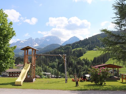 Urlaub auf dem Bauernhof - Trampolin - Österreich - Spielplatz - Mittersteghof