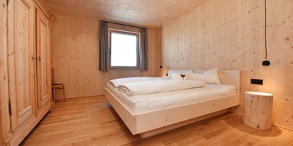Urlaub auf dem Bauernhof - Vorarlberg - Chalet "Hof" - Schlafzimmer 2 - Nahturhof