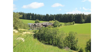 Urlaub auf dem Bauernhof - Mithilfe beim: Tiere pflegen - Steiermark - Bauernhof Hönigshof - Bauernhof Hönigshof - Familie Kerschenbauer