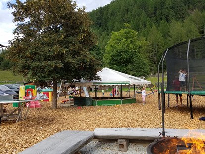 Urlaub auf dem Bauernhof - Art der Unterkunft: Ferienwohnung - Am Spielplatz kommt bestimmt keine Langeweile auf - Reiterhof Alpin Appart