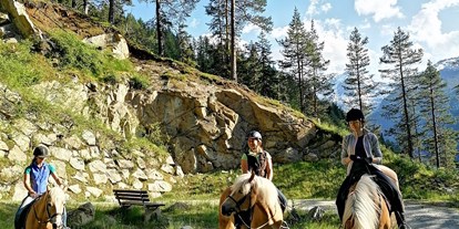 Urlaub auf dem Bauernhof - Ponyreiten - Österreich - Die Haflinger beim Ausritt in der Niederthaier Natur - Bio und Reiterhof der Veitenhof