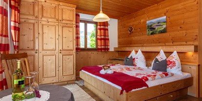 Urlaub auf dem Bauernhof - Pinzgau - Doppelzimmer FW Biberg - Josef und Christine Stöckl