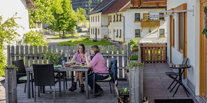 Urlaub auf dem Bauernhof - Klassifizierung Sterne: 3 Sterne - Nassfeld-Pressegger See - Terrasse
 - Bauernhof Oberlöffele
