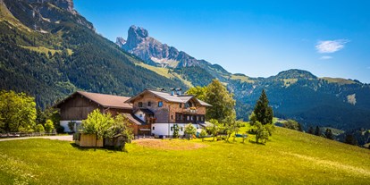 Urlaub auf dem Bauernhof - Tagesausflug möglich - Salzburg - Unser Hof mit Bergkulisse - Schintlbauer