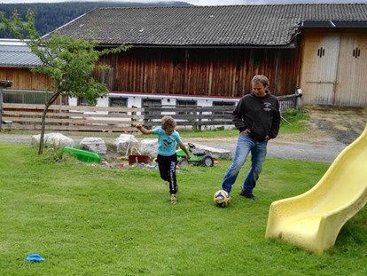 Urlaub auf dem Bauernhof - Kräutergarten - Salzburg - Spielplatz - Schnell Palfengut