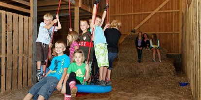 Urlaub auf dem Bauernhof - Camping am Bauernhof - Spielscheune - Kinderparadies BIO-Erlebnisbauernhof