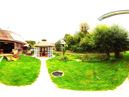Urlaub auf dem Bauernhof - Top-Hof 2024 - Bayern - Garten Ferienhof Hohe
360° Aufnahmen - virtueller Rundgang - Ferienhof Hohe