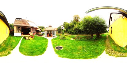 Urlaub auf dem Bauernhof - Bayern - Garten Ferienhof Hohe
360° Aufnahmen - virtueller Rundgang - Ferienhof Hohe