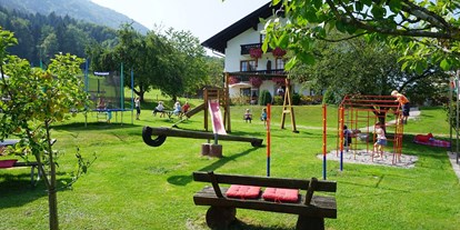 Urlaub auf dem Bauernhof - Frühstück - Bayern - unser Spielplatz - Wastelbauerhof