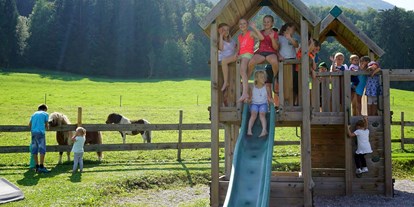 Urlaub auf dem Bauernhof - Mithilfe beim: Tiere pflegen - Bayern - Wastelbauerhof