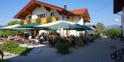 Urlaub auf dem Bauernhof - erreichbar mit: Bahn - Bayern - unser Hofcafe - Wastelbauerhof
