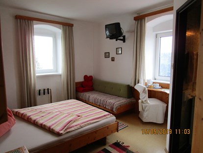 Urlaub auf dem Bauernhof - Terrasse oder Balkon am Zimmer - Oberösterreich - Fichte Doppelzimmer - Eselgut  mit  Donautraumblick