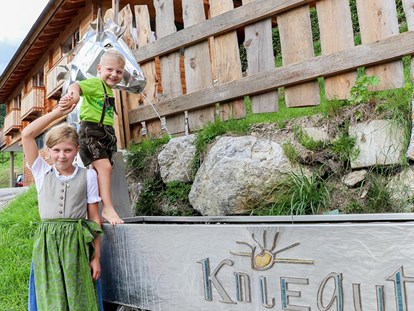 Urlaub auf dem Bauernhof - Brötchenservice - Österreich - Kinderbauernhof Kniegut