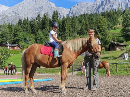 Urlaub auf dem Bauernhof - Art der Landwirtschaft: Pferdehof - Salzburg - Kinderbauernhof Kniegut
