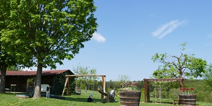 Urlaub auf dem Bauernhof - Urlaub auf der Alm - Spielplatz für die Kleinsten - Hubertushof Eifel