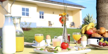 Urlaub auf dem Bauernhof - Urlaub auf der Alm - Frühstück auf der Terrasse? - Hubertushof Eifel