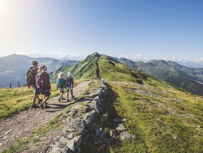 Urlaub auf dem Bauernhof - Umgebung: Urlaub in den Bergen - Österreich - Es gibt zahlreiche "kinderfreundliche" Wanderungen im Gebiet Saalbach-Hinterglemm - Ferienwohnungen Perfeldhof