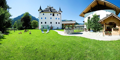 Urlaub auf dem Bauernhof - Umgebung: Urlaub am Fluss - Österreich - Schloss Saalhof Außenansicht - Schloss Saalhof