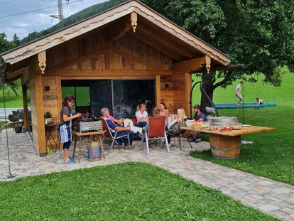 Urlaub auf dem Bauernhof - Gemeinschaftsterrasse - Salzburg - Ferienparadies Taxen