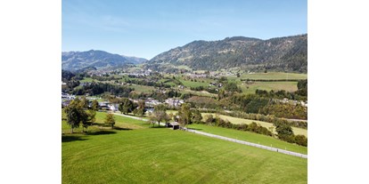 Urlaub auf dem Bauernhof - Tiere am Hof: Hasen - Österreich - Aussicht in Richtung Schwarzach bzw. St. Veit - Bauernhof Sonnenhuab 