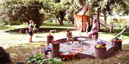 Urlaub auf dem Bauernhof - Art der Unterkunft: Ferienhaus - Italien - am Spielplastz - Biogutshof Castel Campan