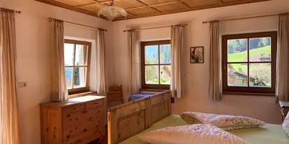 Urlaub auf dem Bauernhof - Verleih: Wanderstöcke - Trentino-Südtirol - Schlafzimmer  - Hof Summerer