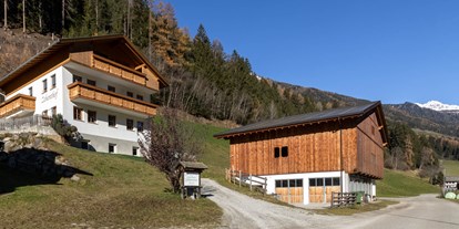 Urlaub auf dem Bauernhof - Jahreszeit: Herbst-Urlaub - Südtirol - Außenansicht Zehenthof - Zehenthof
