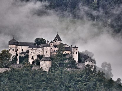 Urlaub auf dem Bauernhof - Lagerfeuerstelle - Südtirol - RS voels proesels und schlern winter
RS voels proesels und schlern winter
Prösels
Schloss Prösels ist das bekannteste Gebäude des gleichnamigen Dorfes und gilt als eines der Wahrzeichen von Völs am Schlern - Binterhof