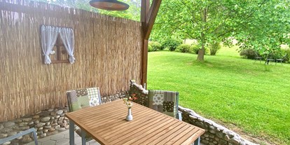 Urlaub auf dem Bauernhof - Art der Landwirtschaft: Forstwirtschaft - Steiermark - Zu jeder Wohnung gehört ein privater Balkon oder eine private Terrasse - Landhaus Bender 