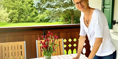Urlaub auf dem Bauernhof - Steiermark - Jede Wohneinheit verfügt über eine private Terrasse oder Balkon. - Landhaus Bender 