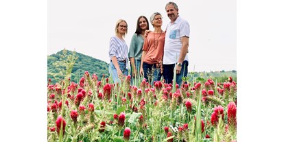 Urlaub auf dem Bauernhof - Brötchenservice - Österreich - Hinter dem Landhaus Bender steht unsere Familie, die es sich zur Aufgabe gemacht hat, euch einen unvergesslichen Urlaub in der Steiermark zu ermöglichen! - Landhaus Bender 