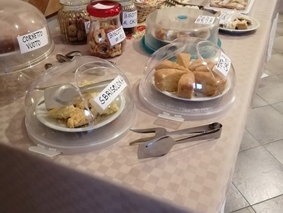 Urlaub auf dem Bauernhof - Italien - Buffet colazione - Agriturismo Nuvolino - Monzambano
