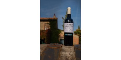 Urlaub auf dem Bauernhof - Art der Landwirtschaft: Gemüsebauernhof - Il nostro Top wine fatto con il nostro vitigno di prorietà, il Gratena nero- Siamo gli unici produttori di questa uva - Fattoria di Gratena