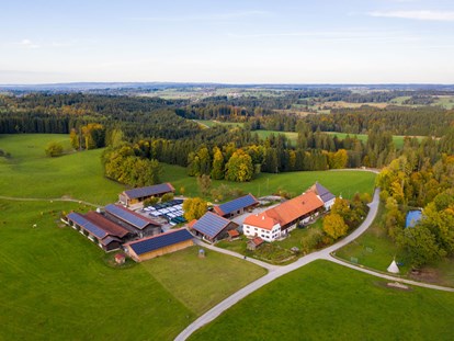 Urlaub auf dem Bauernhof - Oberbayern - Luftbild Grasleiten - Gut Grasleiten