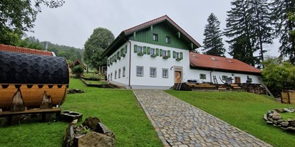 Urlaub auf dem Bauernhof - Fahrzeuge: Bagger - Deutschland - Michlshof im Sommer - Landgut Michlshof