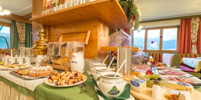 Urlaub auf dem Bauernhof - direkt an der Skipiste - Großes Frühstücksbuffet mit Produkten aus der Region und Müsliecke - Reiterhof Seiterhof