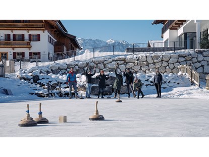 Urlaub auf dem Bauernhof - Alpen - Eisstockschießen - Feriengut Unterhochstätt