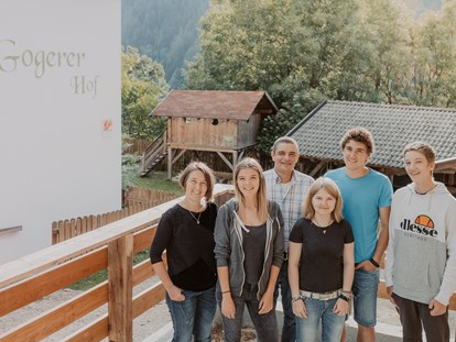 Urlaub auf dem Bauernhof - ruhige Lage - Trentino-Südtirol - Familie Vanzetta, Margareth, Elisabeth, Werner, Christina, Paul und Toni - Gogerer Hof