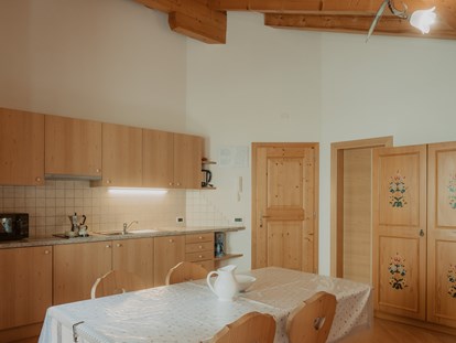 Urlaub auf dem Bauernhof - Trentino-Südtirol - Küchenecke der Wohnung Maria - Gogerer Hof