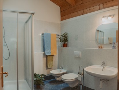 Urlaub auf dem Bauernhof - Südtirol - Alle Bäder mit Dusche, WC und Handtücher - Gogerer Hof