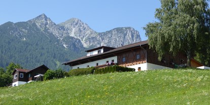 Urlaub auf dem Bauernhof - Mithilfe beim: Heuernten - Tirol - Lage direkt in grünen Wiesen. - Nockhof